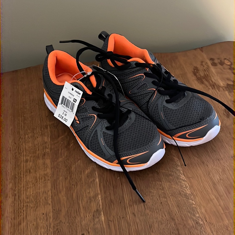 LA Gear shoes 111 - Picture 1 of 3